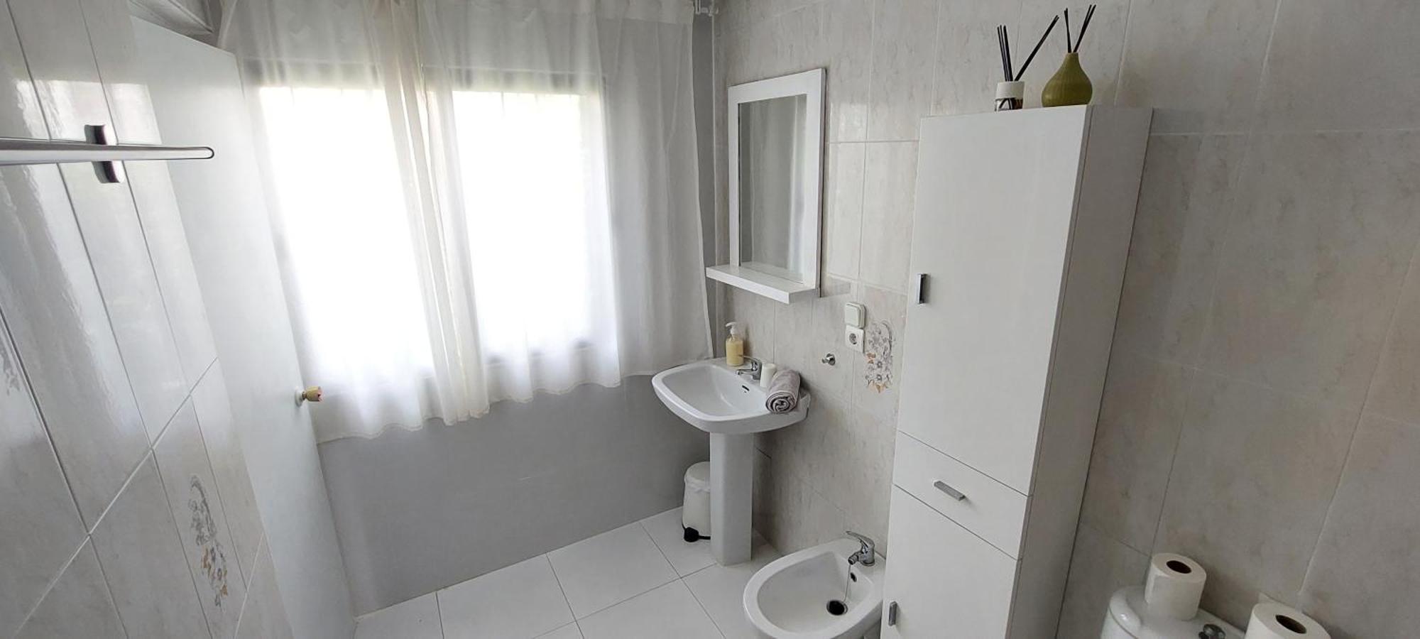 La Orquidea - Separate Entrance, Basic Bathroom *