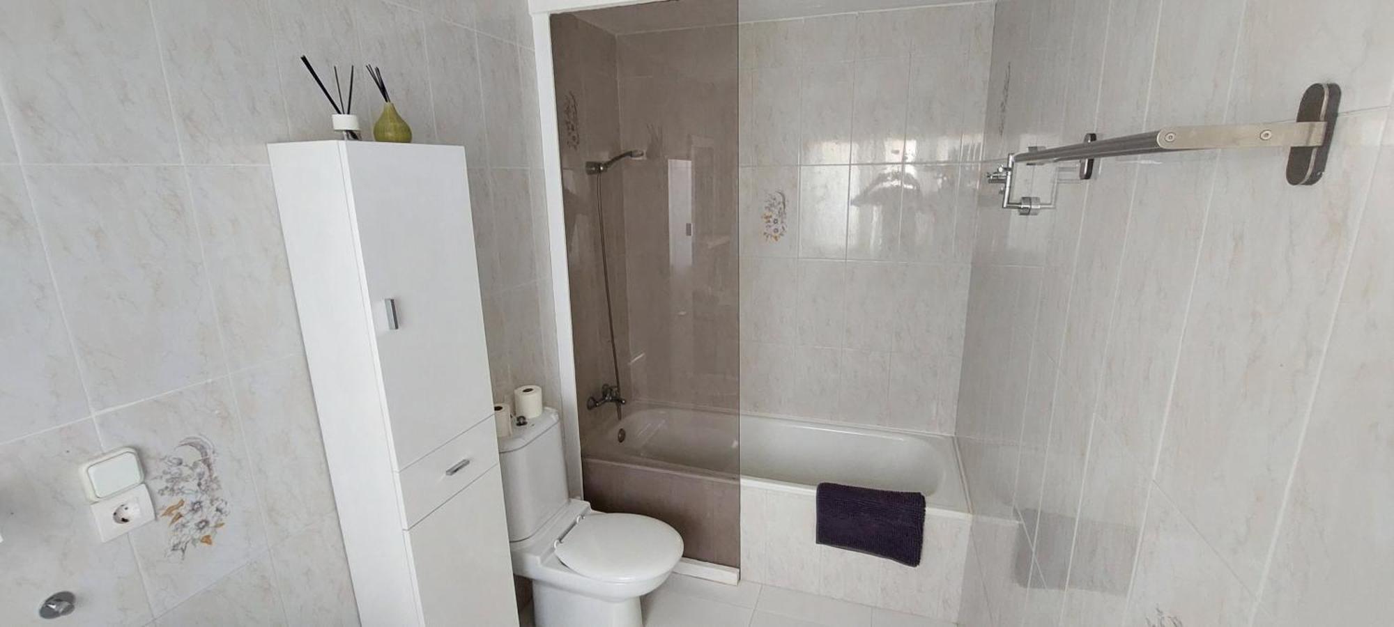 Apartment La Orquidea - Separate Entrance, Basic Bathroom